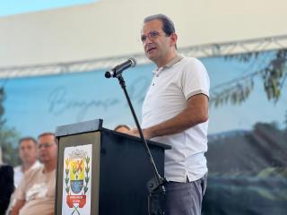 Apresentação novos veículos do transporte escolar e vistoria da frota da Prefeitura 01