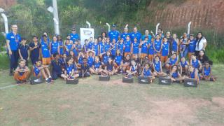 Alunos do Projeto Correndo para Vencer recebem tênis para aulas de atletismo no Jardim Iguatemi (3)