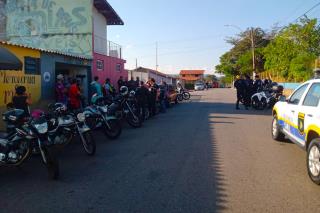 10.05.2022 Ação conjunta fiscaliza moto-táxis do município (4)