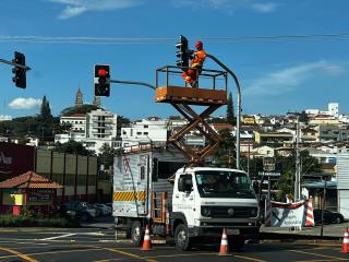 Trabalhos da nova configuração semafórica