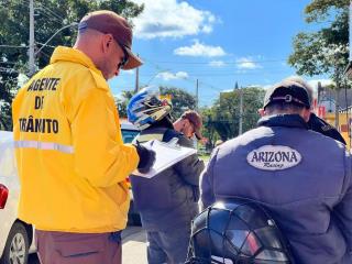 17.07.2023 Ação conjunta fiscaliza estabelecimentos que prestam serviços de moto táxi (3)