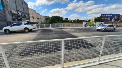 Ponte da Rua Felipe Siqueira é liberada