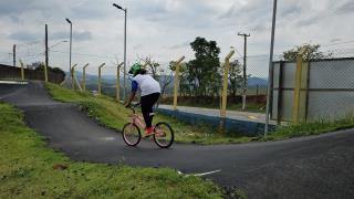 06.10.2023 Atletas de Pump Track de Bragança Paulista treinam na pista do Jardim Águas Claras (3)