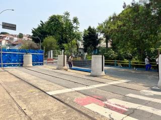 Ponte da Rua Peru em Bragança Paulista é interditada para obras de substituição de placas por problem