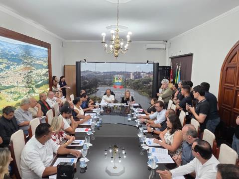 Gi Borboleta assume Prefeitura durante férias do prefeito Edmir Chedid