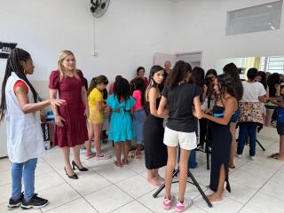 Visita vice-prefeita Gi Borboleta oficinas de férias 03
