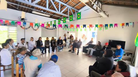 Equipe da ESF Cidade Jardim realiza ação de promoção à saúde para moradores do Programa Vida Longa