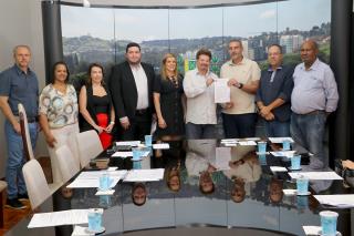 11.08.2023 Assinatura de Termo de doação de terreno para Quatro Industria - André Luiz - Policarpo (1)