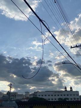 Dia D para acabar com fios soltos em postes começa no domingo, 8 de março