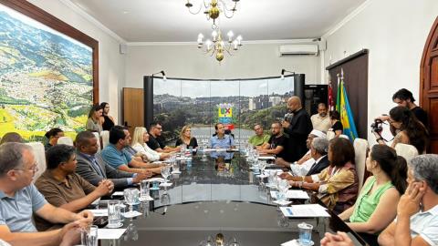 Novas leis garantem moradia popular e reforçam o respeito entre diferentes crenças