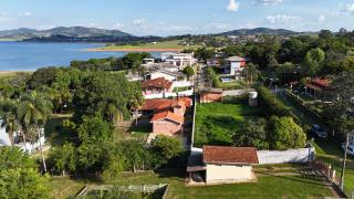 Prefeitura de Bragança Paulista entrega escrituras de regularização fundiária para moradore