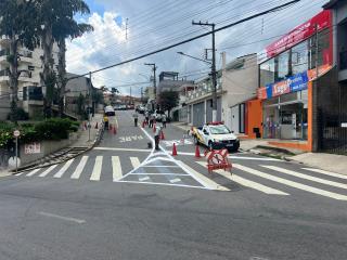 Prefeitura de Bragança Paulista implementa sistema binário e nova sinalização na (5)
