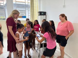 Visita vice-prefeita Gi Borboleta oficinas de férias 04
