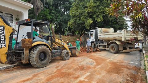 Cidade é atingida por alto volume de chuva