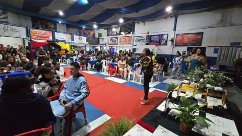 Acadêmicos da Vila Desfile das Pretas e Zé da Gente, em comemoração ao Dia Internacional da Mulher Ne