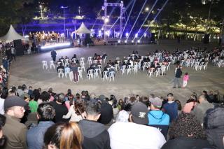 Bragança Paulista dá início ao Festival de Inverno 2025 com espetáculo de som, luz e emoção no Lago (5)