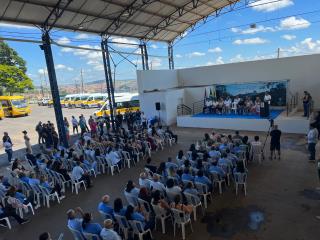 Apresentação novos veículos do transporte escolar e vistoria da frota da Prefeitura 03
