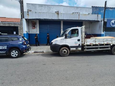 Operação Cidade Limpa é realizada em Bragança Paulista para fiscalizar entulhos e veículos abandonados