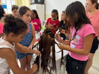 Visita vice-prefeita Gi Borboleta oficinas de férias 05