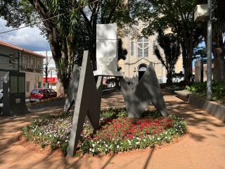 Novo paisagismo Praça do Rosário 05