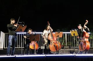 Bragança Paulista dá início ao Festival de Inverno 2025 com espetáculo de som, luz e emoção no Lago (6)