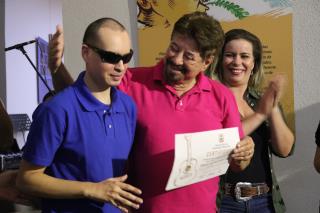 23.03.2023 Prefeitura entrega certificados aos alunos dos cursos de viola caipira e luthieria (5)