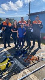 Alunos da zona rural participam de atividade educativa com Defesa Civil e Canil da GCM 06