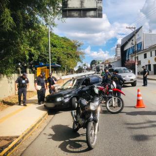 Guarda Civil Municipal realiza operação de fiscalização no trânsito na Avenida Antônio Pires Pimentel