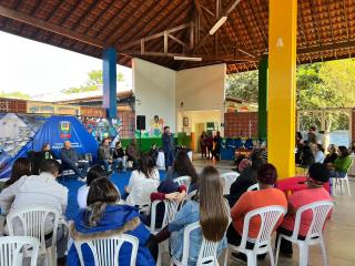 30.06.2023 Cerca de 15 mil kits de uniformes de inverno são entregues aos alunos da Rede Municipal de Ensino (6)