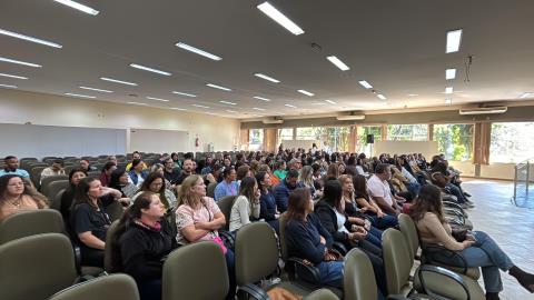 Saúde entrega novos uniformes e equipamentos para fortalecer atuação de agentes no município 07