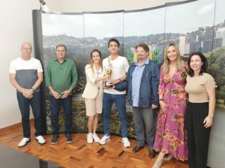 Entrega Troféu Festival Estudantil 06
