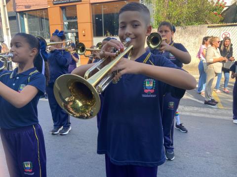 Música, talento e emoção marcam o 3º Encontro Municipal de Bandas Marciais 06