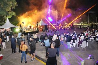 Bragança Paulista dá início ao Festival de Inverno 2025 com espetáculo de som, luz e emoção no Lago (8)