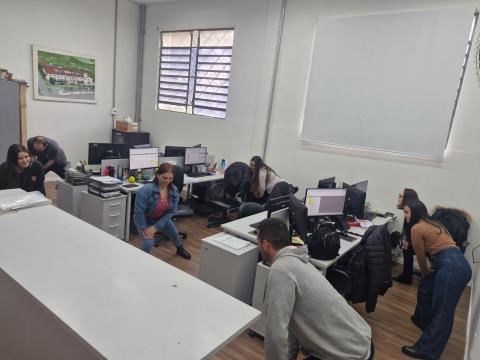 Programa Servidor Saudável inicia atividades com ginástica laboral no Paço Municipal 08