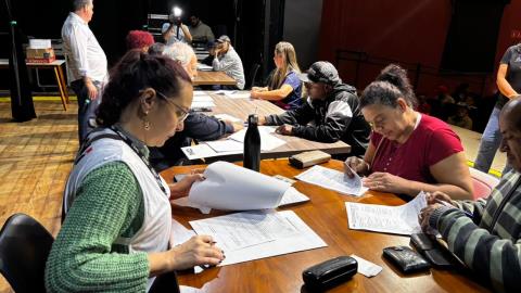 Famílias assinam contratos das moradias do Bragança F3