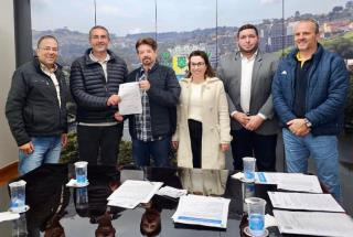 Homologação de doação de 4 terrenos Pró-Indústria. Foto Empresa Policarpo
