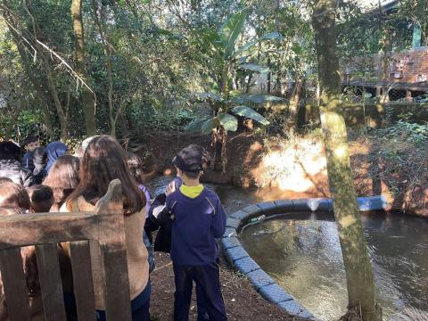 Alunos da rede municipal participam de visita educativa às ecobarreiras 08