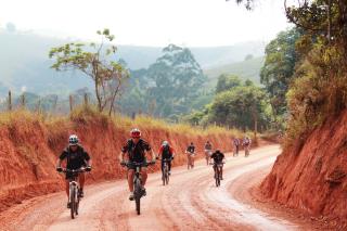 Paraibuna é um dos lugares preferidos dos ciclistas, que sempre se encantam com as belezas naturais do município.