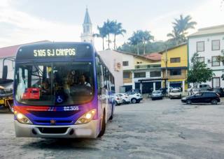 Ônibus da linha Paraibuna-São José dos Campos. Foto - Arquivo Prefeitura de Paraibuna