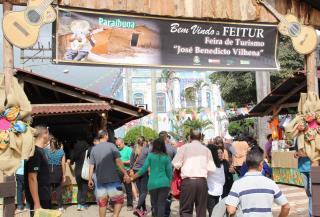 11 - Tradicional Feira de Turismo 'José Benedicto Vilhena', realizada junto com a festa da cidade, em junho.