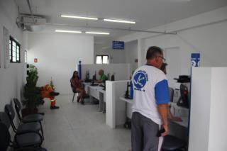 112 - Cidadões em atendimento no prédio do Ganha Tempo de Paraibuna