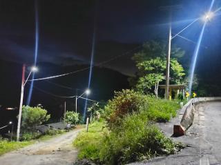 12 - Entrada de acesso ao bairro dos Moraes, com a iluminação pública instalada.