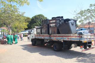 121 - Parte da equipe de trabalhadores da Troupe Brasil, empresa tercerizada responsável pela coleta de lixo em Paraibuna