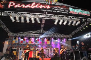 12 - Show da artista paraibunense Rafa Lobo abriu o evento