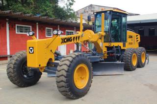 15 - Patrol adquirida com recursos do Governo Federal para ajudar nas melhorias das estradas rurais do município