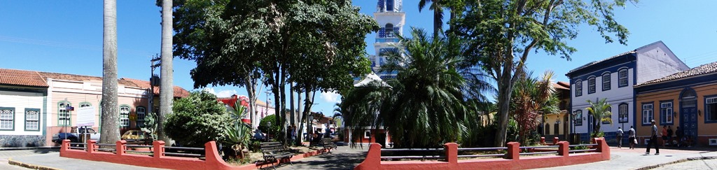 16 - Praça da Matriz e Casarões Coloniais