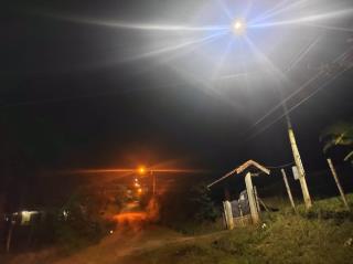 20 - Iluminação pública no bairro do Colinas.