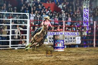 Paraibuna foi bem representada por atletas da cidade em competições equestres, em Natividade da Serra 1 02 - Vitória Pascoal, durante a prova dos Três Tambores
