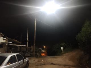 21 -  Iluminação pública no bairro do Colinas.
