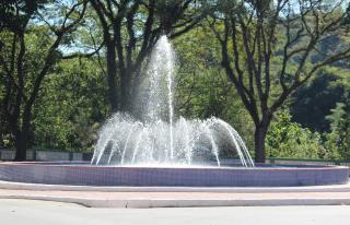 63 - Nova Fonte Luminosa da Praça Antonio Nogueira Santos, Centro da cidade.
